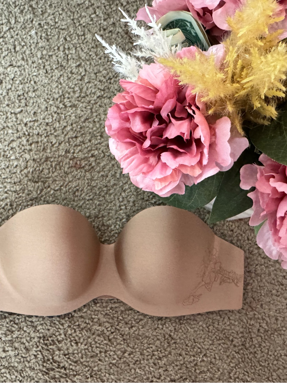 Seamless Strapless Adhesive Bra in Nude/Beige